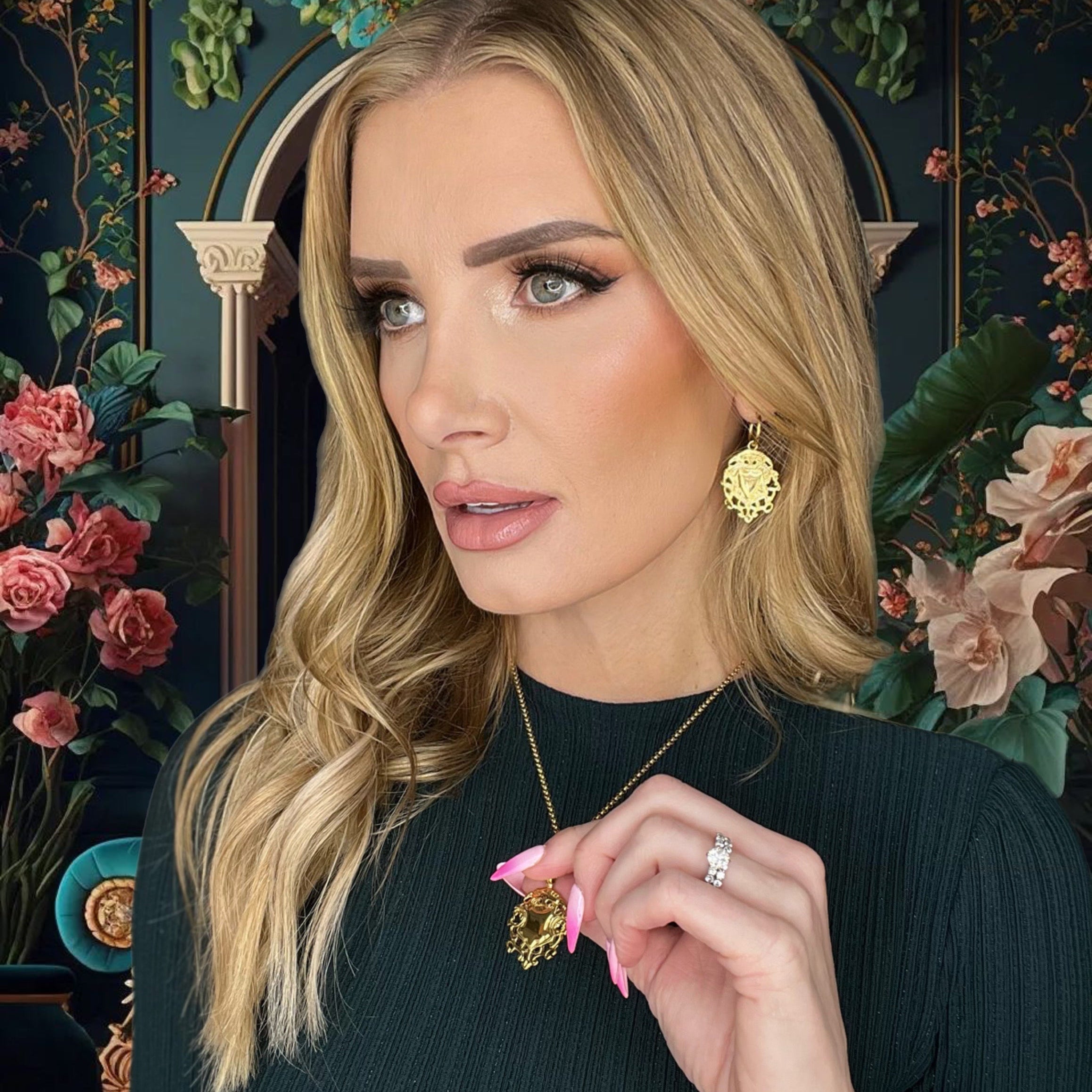 Nicole Young of the hit Netflix show "Selling Sunset" is a fan of our 'The Royal' Set.